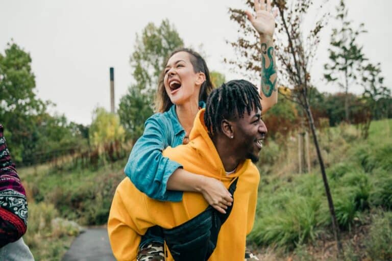 7 σημάδια ότι ο φίλος σου δεν είναι φίλος