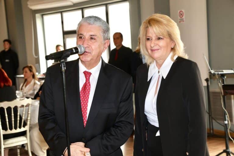 Καρποδίνη: «Θα τα καταφέρουμε με την ίδια επιτυχία» – Ξεκίνησε η διανομή ΦΥΚ και μέσω ιδιωτικών φαρμακείων