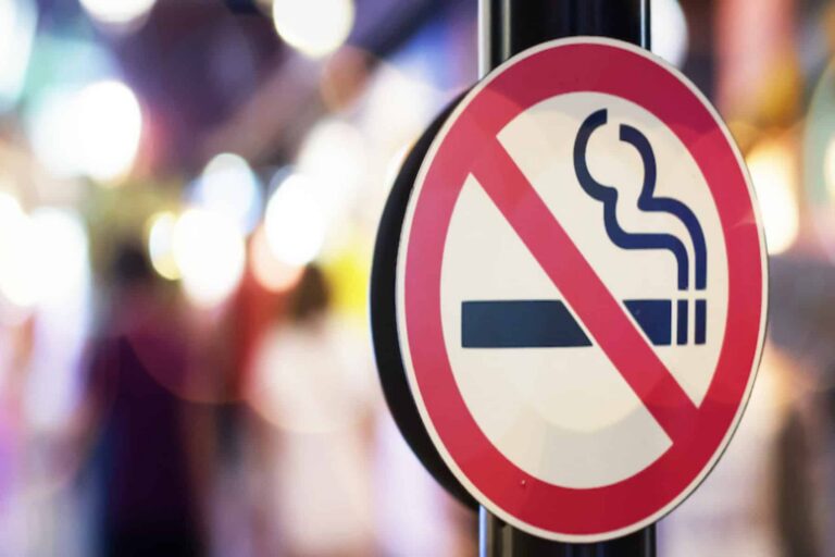 Οι ανισότητες ενισχύουν το κάπνισμα και τον εθισμό στον καπνό