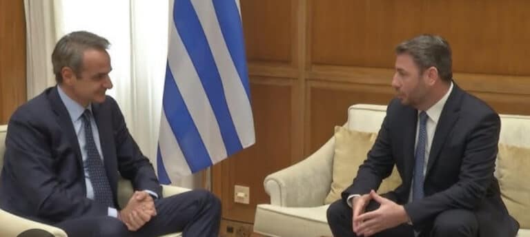 Μητσοτάκης – Ανδρουλάκης: Συνάντηση στη Βουλή για τη Μέση Ανατολή