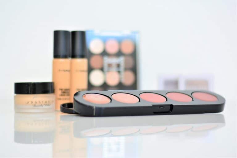 Hybrid Makeup-Skincare: Η νέα εποχή ομορφιάς που συνδυάζει περιποίηση και μακιγιάζ