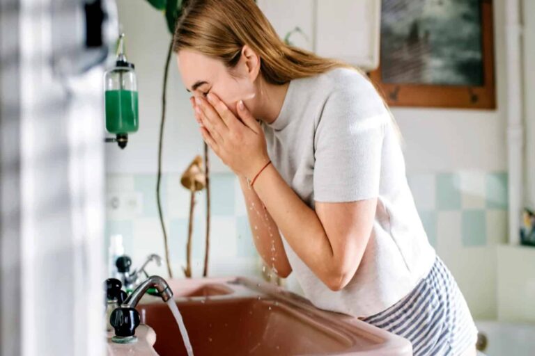 Δέρμα χωρίς σπυράκια: 5 μύθοι για την ακμή και τη διατροφή