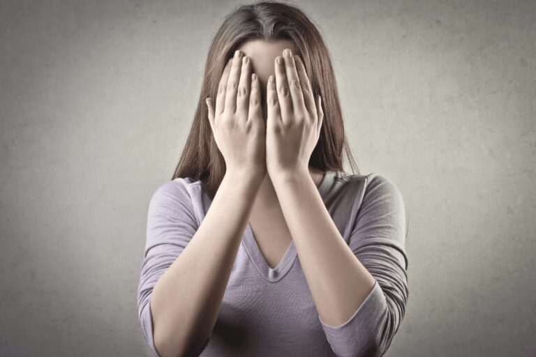 Εγκεφαλική βλάβη και ψυχική υγεία μετά από ενδοοικογενειακή βία