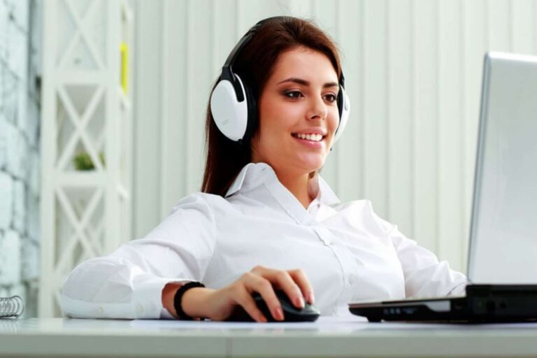 Η δουλειά σου είναι αυτό που κάνεις, όχι αυτό που είσαι