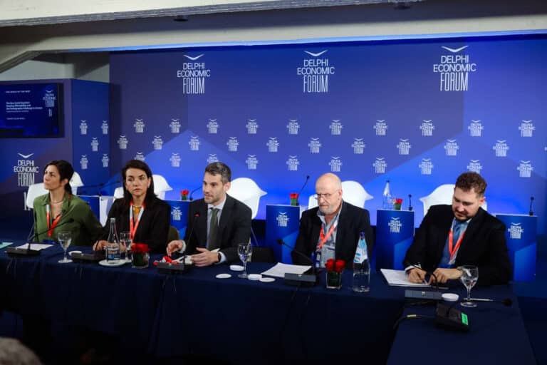 Δελφοί: Στεγαστικό και δημογραφικό σε κρίσιμη καμπή – Νέο πρόγραμμα ανακαινίσεων έως 36.000 ευρώ