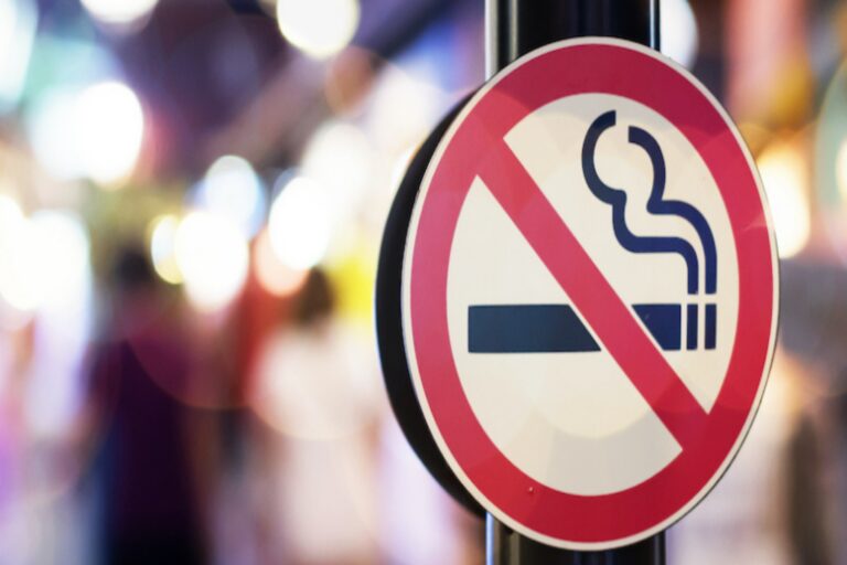 Κάπνισμα: Τα εμπόδια στη δημιουργία μιας γενιάς χωρίς τσιγάρο