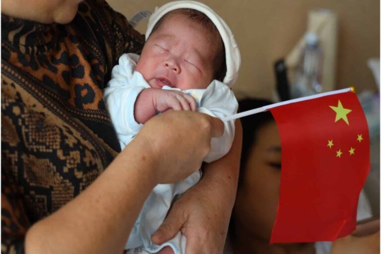 Κίνα: Μεγαλύτερη προστασία στις μητέρες με πρόσβαση στην ασφάλιση μητρότητας