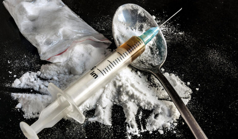 Ψευδής «αύξηση» θανάτων από υπερβολική δόση το 2025: Νέα μελέτη του Northwestern