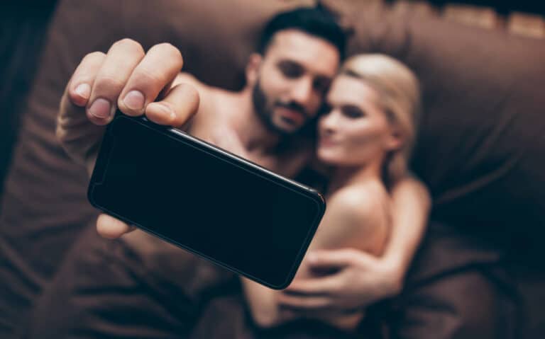 Revenge porn και μετατόπιση της ευθύνης: Γιατί κοιτάμε το θύμα αντί για τον δράστη