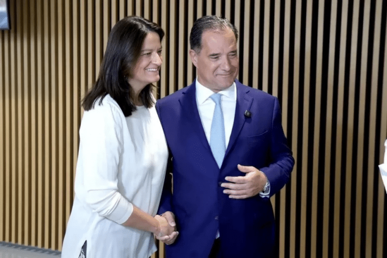 500 τραυματιοφορείς: Παράταση ενός έτους στο πρόγραμμα για τα νοσοκομεία του ΕΣΥ