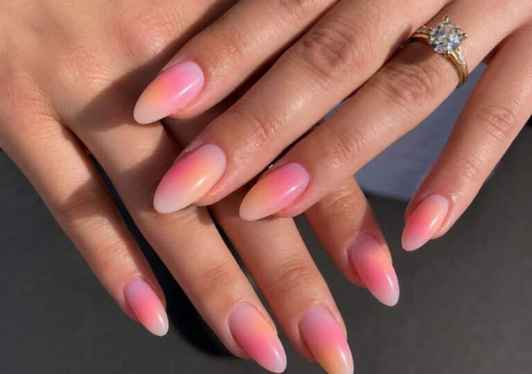 Aura Nails: Η νέα τάση στο μανικιούρ που αντανακλά την ενέργειά σου