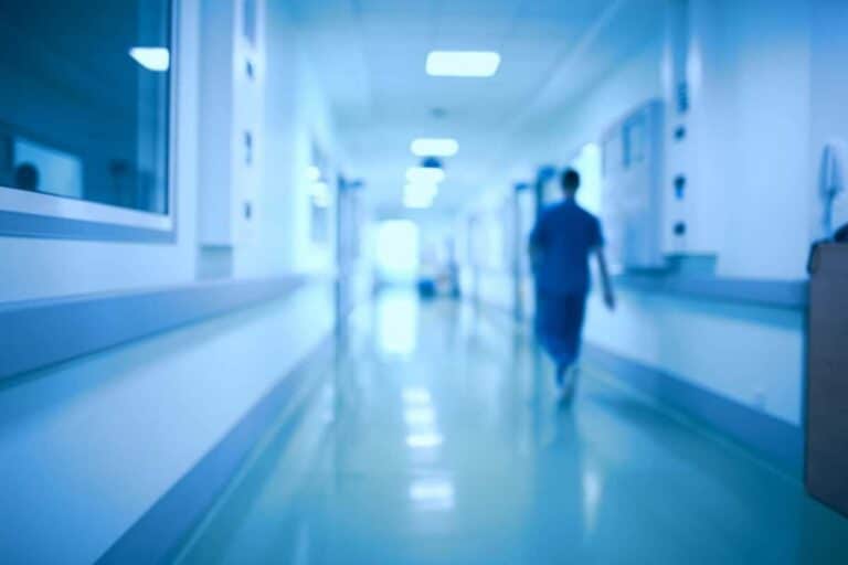 Γερμανία: Ξεσηκωμός εργαζομένων στην υγεία απέναντι στις περικοπές