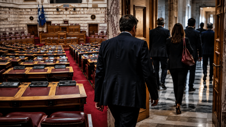 Σοβαρός κλυδωνισμός στη Νέα Αριστερά: Ανεξαρτητοποιήσεις βουλευτών και μαζικές αποχωρήσεις στελεχών