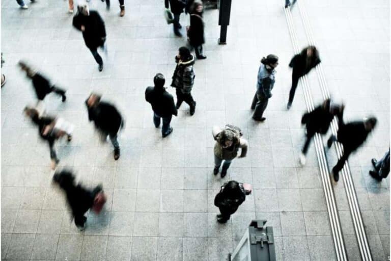 7 κρυφά σημάδια που δείχνουν ότι κάποιος δεν αξίζει την εμπιστοσύνη σου