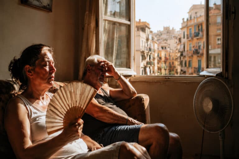 Ευρώπη σε καύσωνα: Εκατομμύρια άνθρωποι δεν μπορούν να αντέξουν το κόστος του κλιματισμού